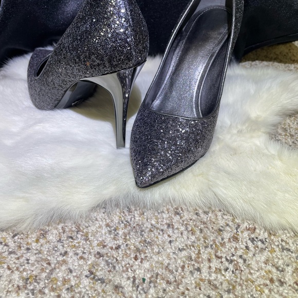 Michael Kors Claire Glitter Pump - Picture 4 of 5